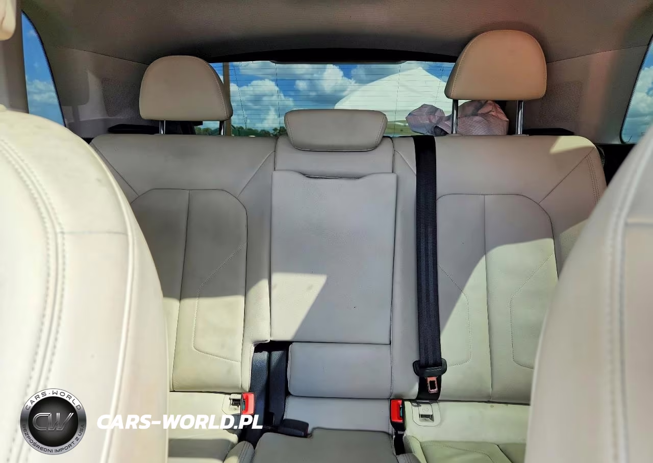 2020 Audi Q3 Premium VIN:WA1AECF35L1047266 - 10