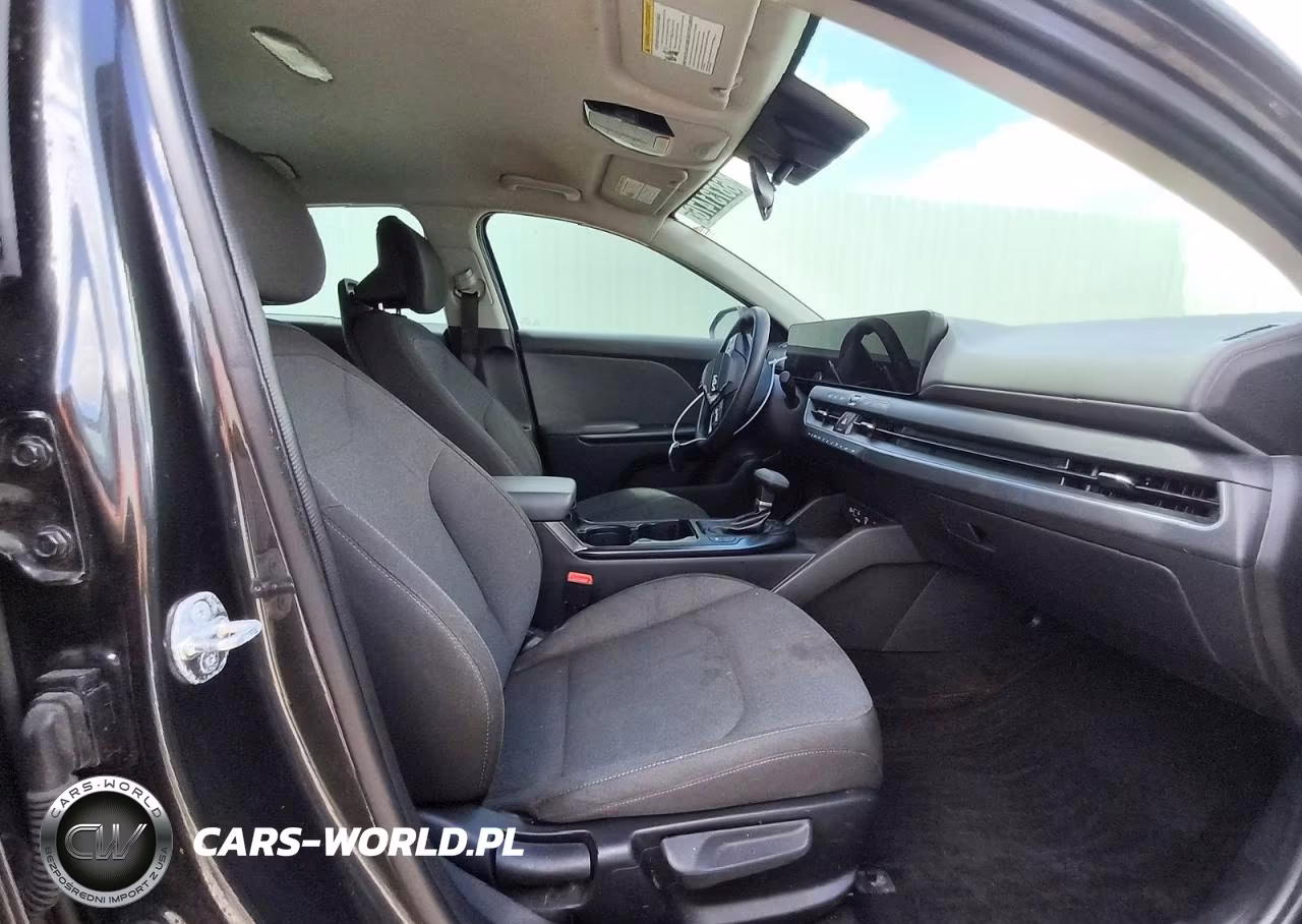 2025 Kia K4 Lx VIN:3KPFT4DE0SE091070 - 14