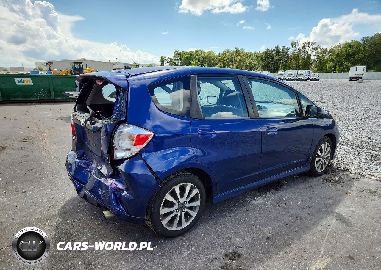 2012 Honda Fit Sport VIN:JHMGE8H5XCC010244 - 3