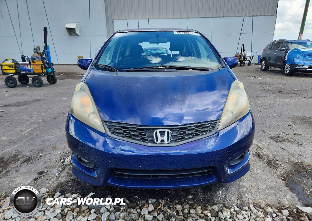 2012 Honda Fit Sport VIN:JHMGE8H5XCC010244 - 5