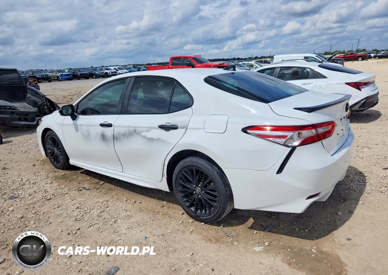 2020 Toyota Camry Se Nightshade VIN:4T1G11AK2LU390884 - 2