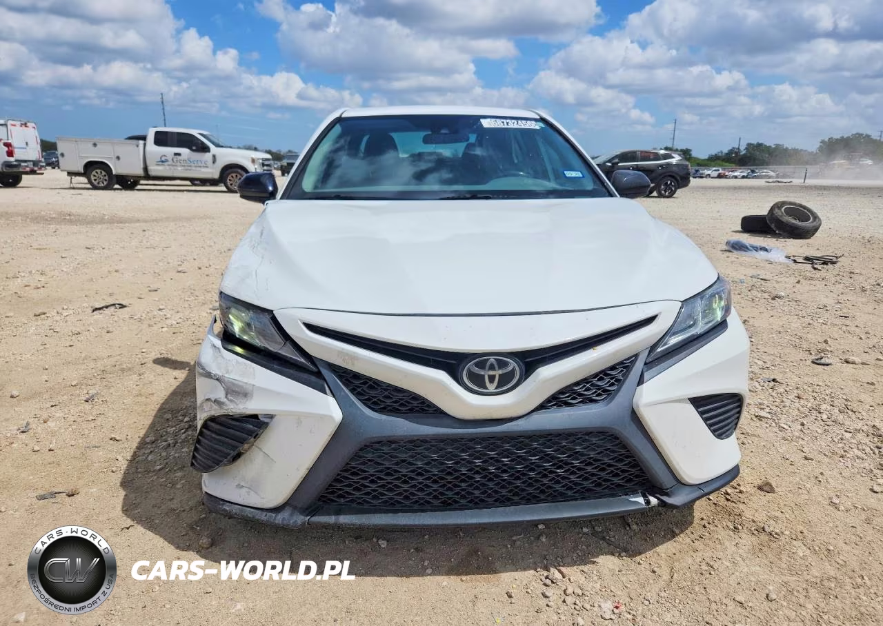 2020 Toyota Camry Se Nightshade VIN:4T1G11AK2LU390884 - 5