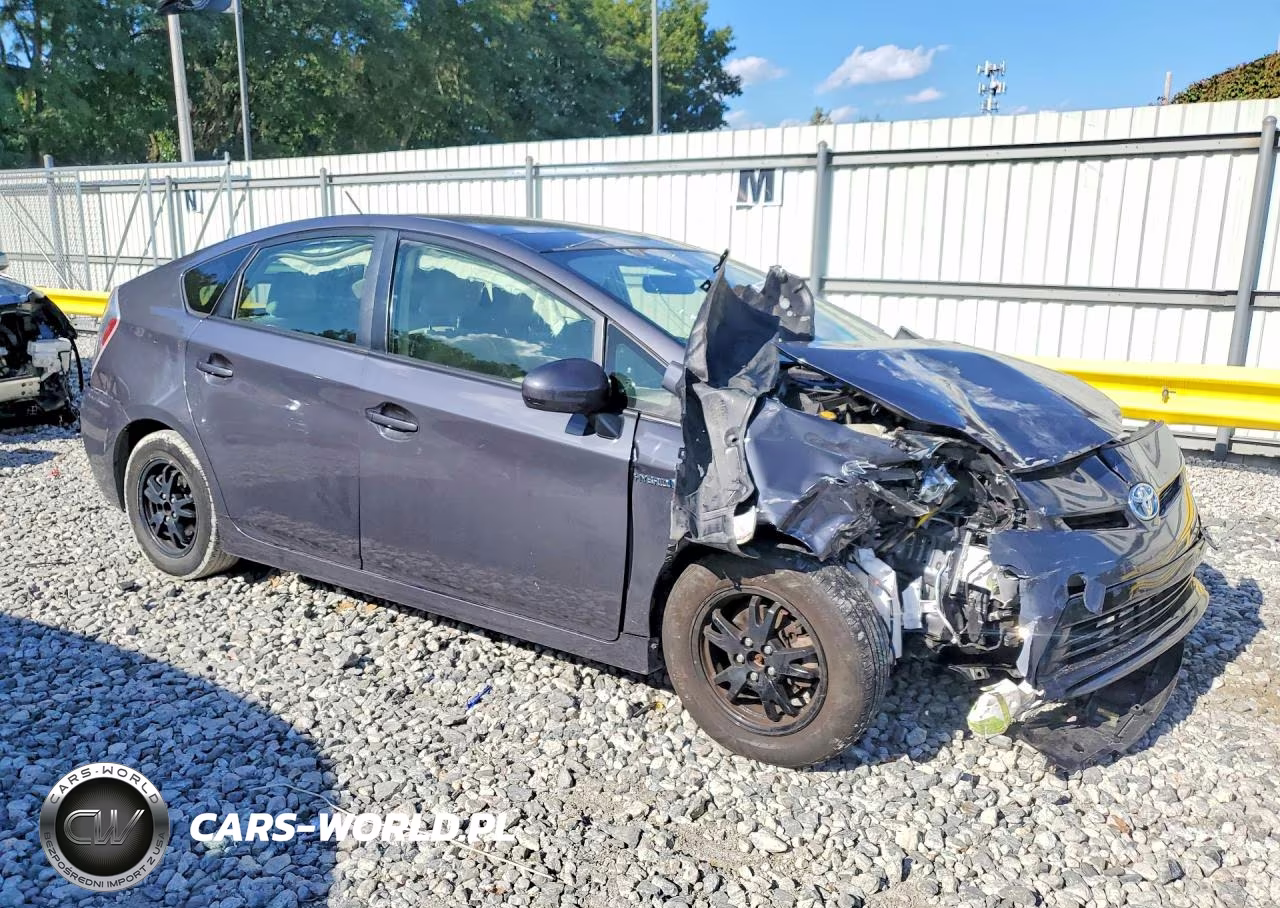 2013 Toyota Prius Three VIN:JTDKN3DU6D5623155 - 4