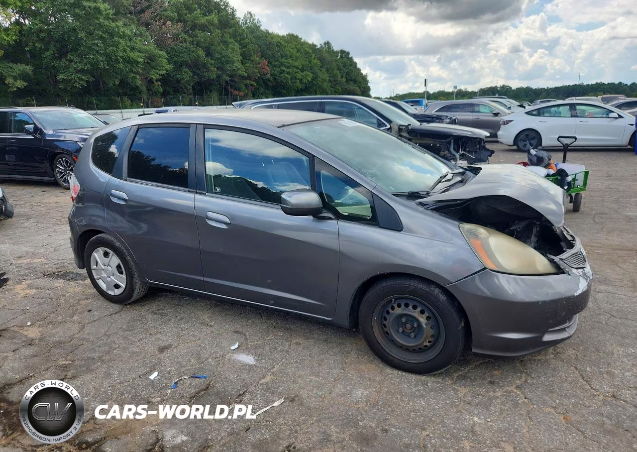 2013 Honda Fit VIN:JHMGE8H31DC082952 - 4