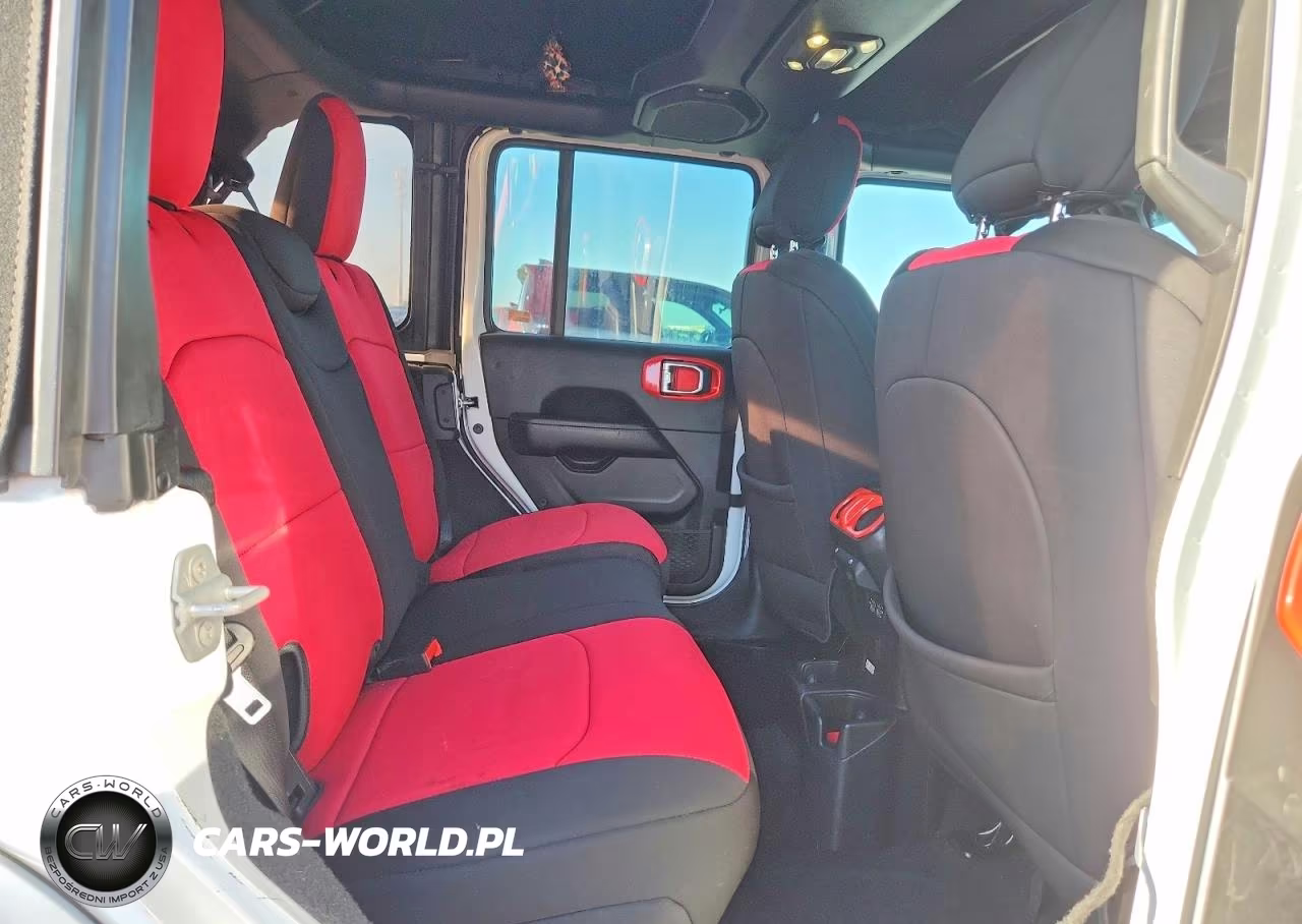 2021 Jeep Wrangler Unlimited Sahara VIN:1C4HJXEN9MW715598 - 10
