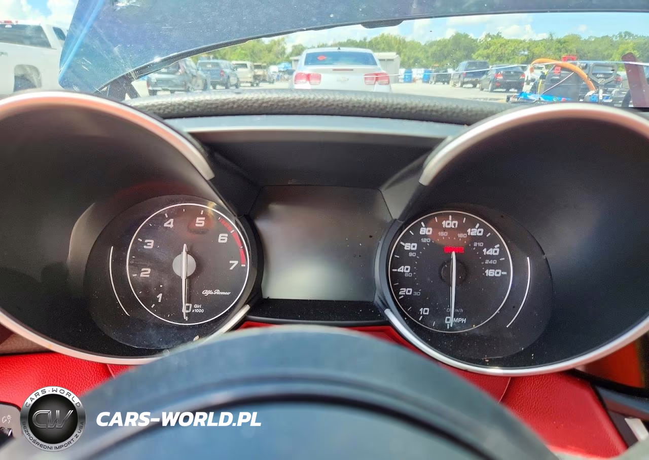 2021 Alfa Romeo Giulia Sport VIN:ZARFAMAN6M7641603 - 9