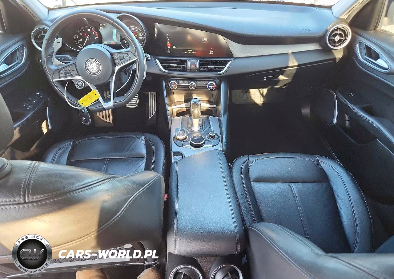 2017 Alfa Romeo Giulia VIN:ZARFAEBN8H7540654 - 8