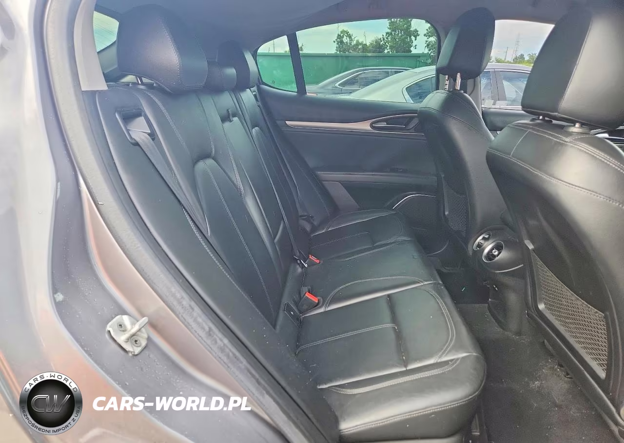 2019 Alfa Romeo Stelvio VIN:ZASPAJAN6K7C41588 - 11