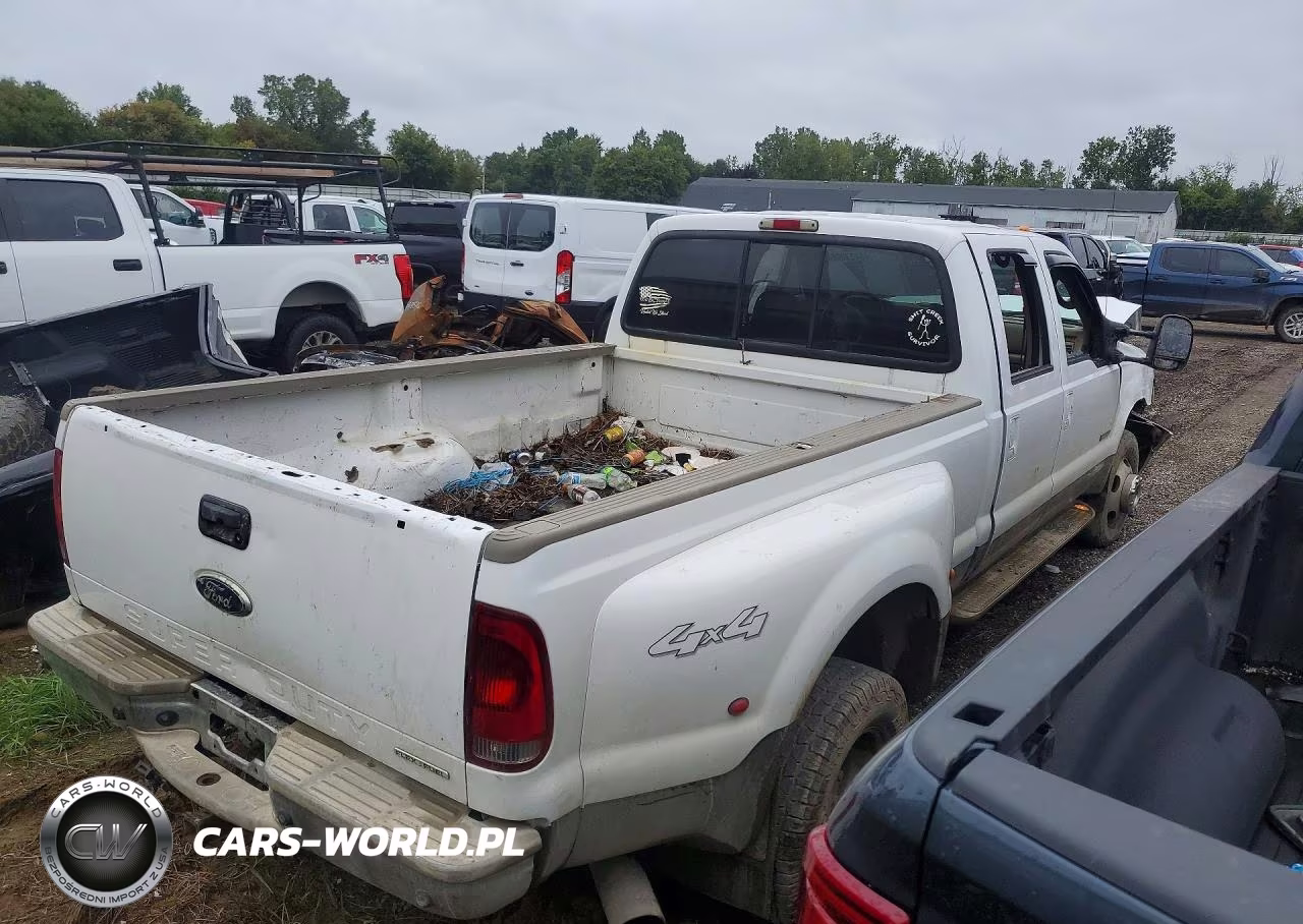 2005 Ford F350 Super Duty VIN:1FTWW33P65EC90371 - 3