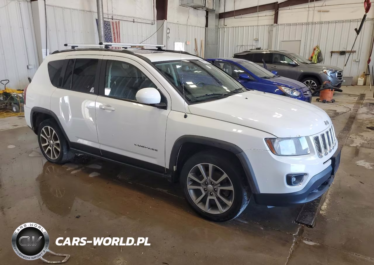 2016 Jeep Compass Latitude VIN:1C4NJDEB0GD798989 - 4