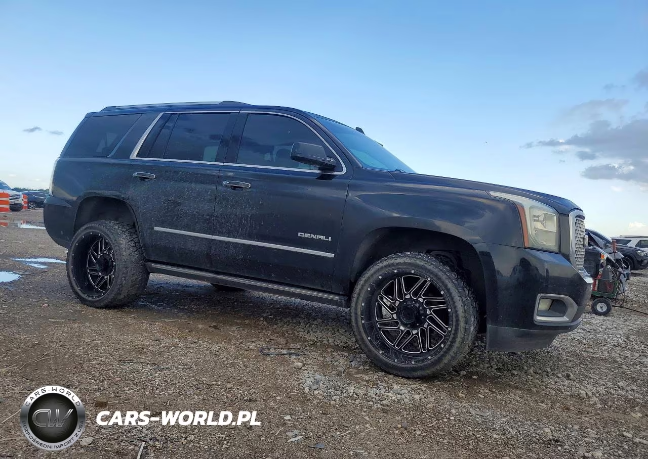 2017 GMC Yukon Denali VIN:1GKS2CKJ4HR224586 - 4