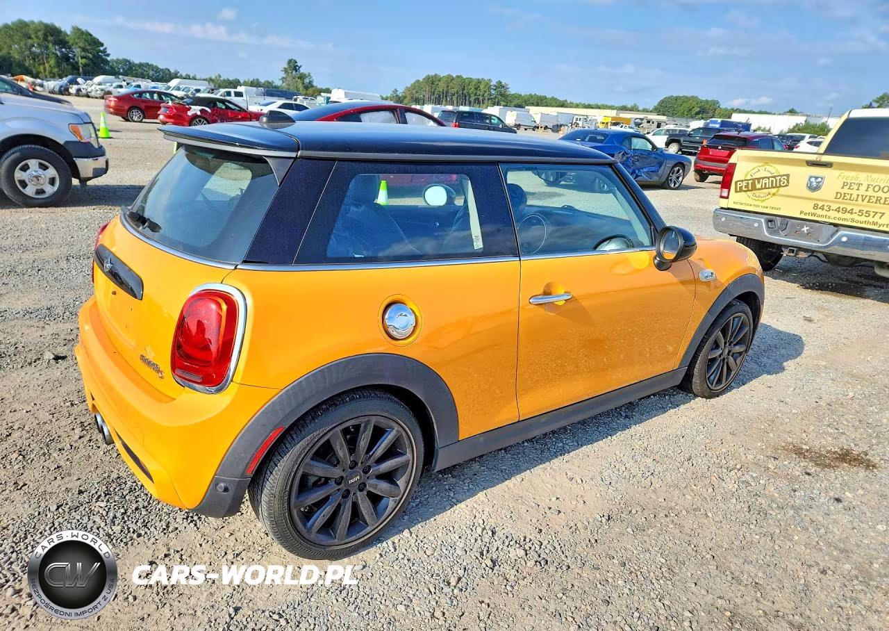 2015 Mini Cooper S VIN:WMWXP7C59F2A34803 - 3