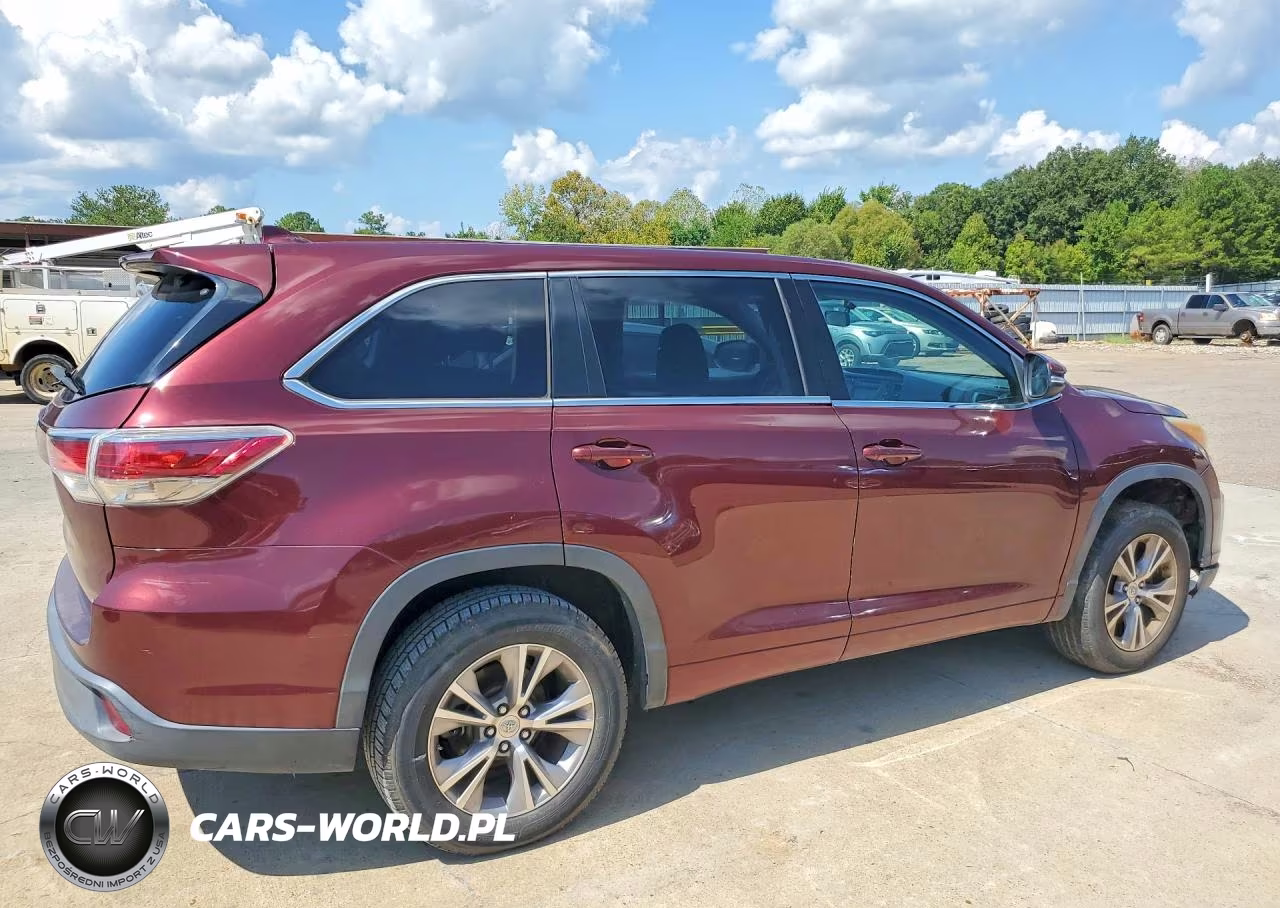 2015 Toyota Highlander Le Plus VIN:5TDZKRFH4FS072800 - 3