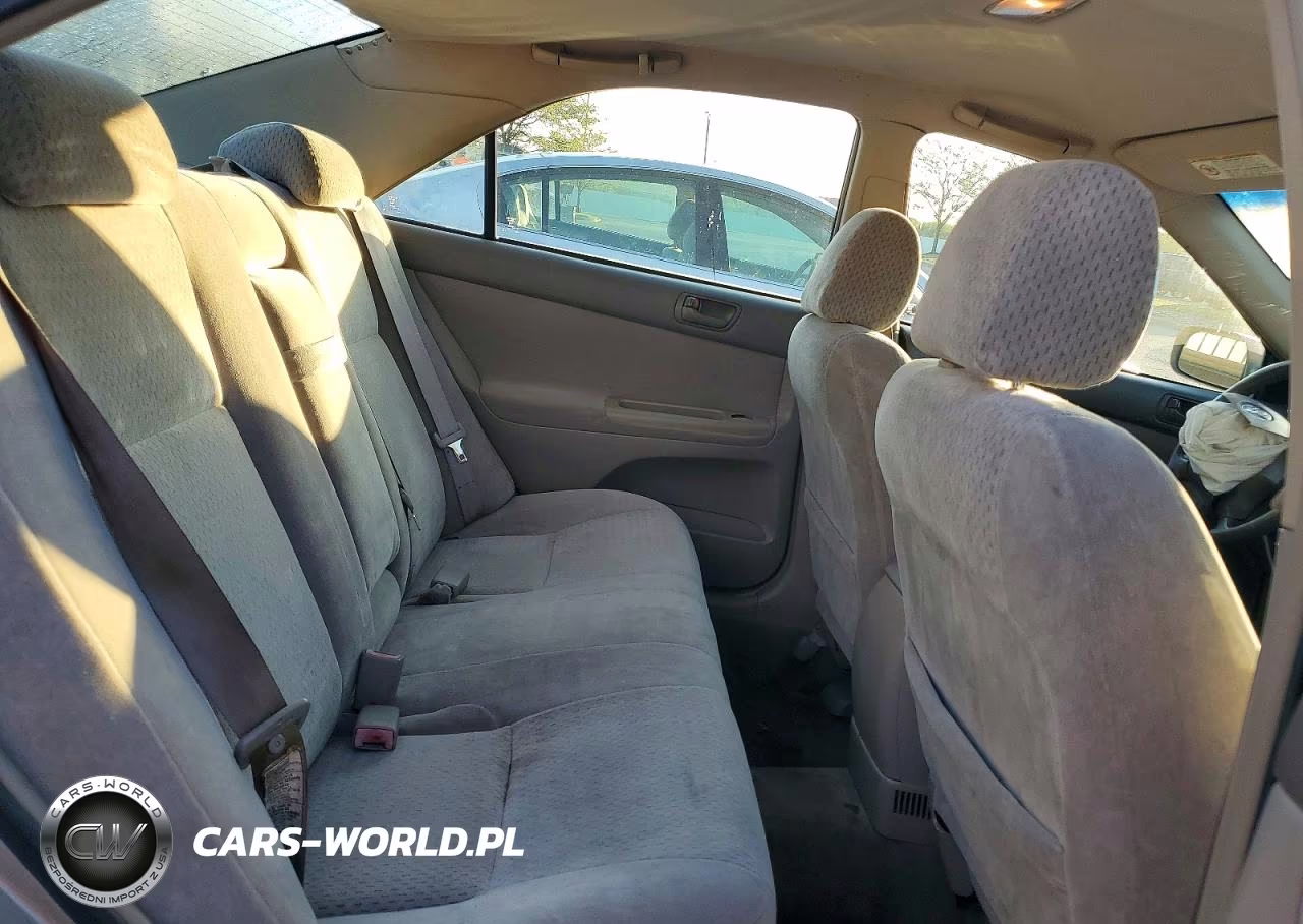 2003 Toyota Camry Le VIN:4T1BE32KX3U663675 - 10