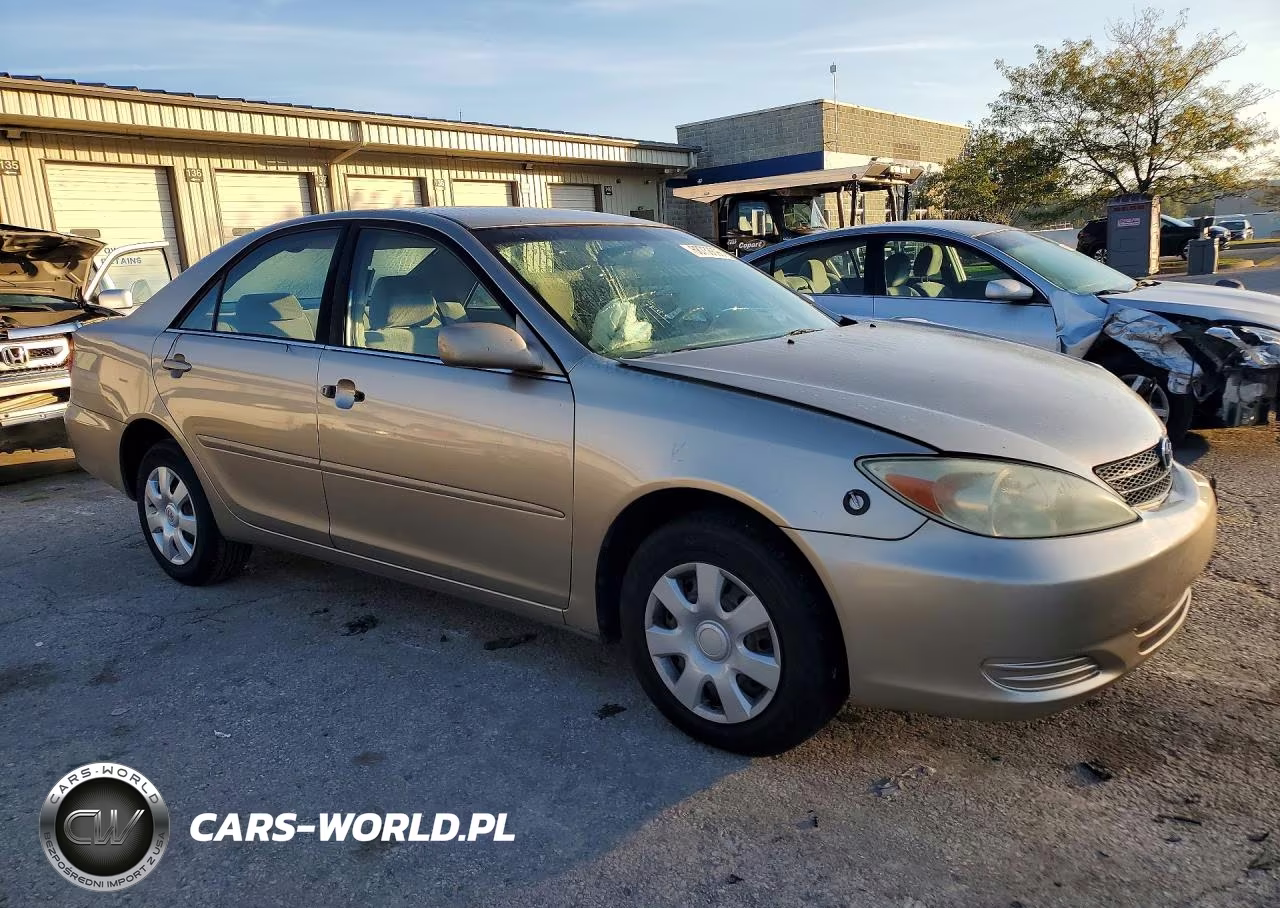 2003 Toyota Camry Le VIN:4T1BE32KX3U663675 - 4