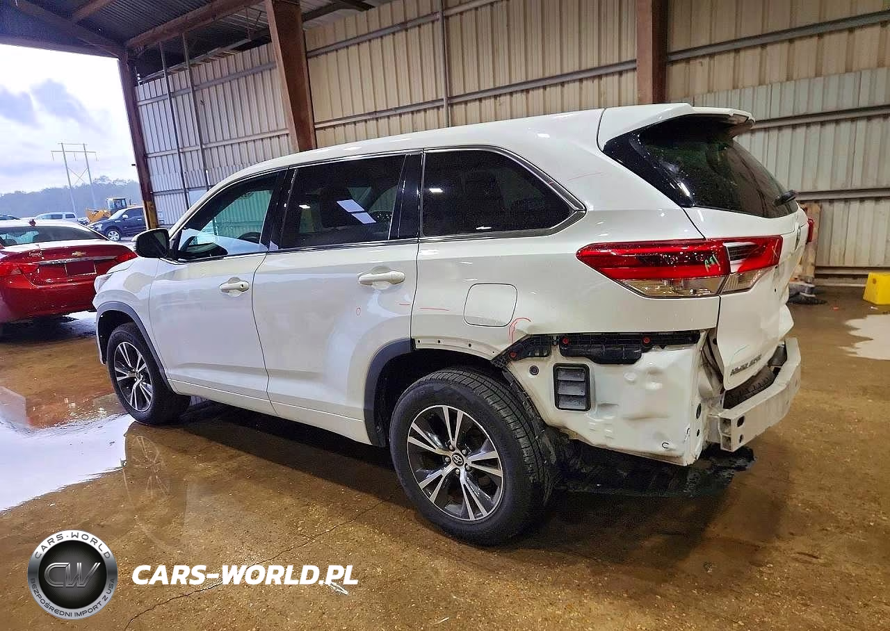2018 Toyota Highlander Le VIN:5TDZZRFHXJS238743 - 2