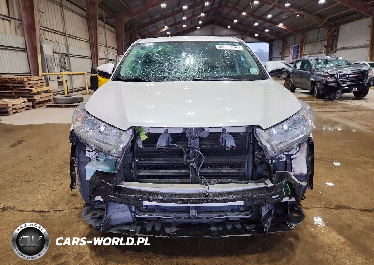 2018 Toyota Highlander Le VIN:5TDZZRFHXJS238743 - 5