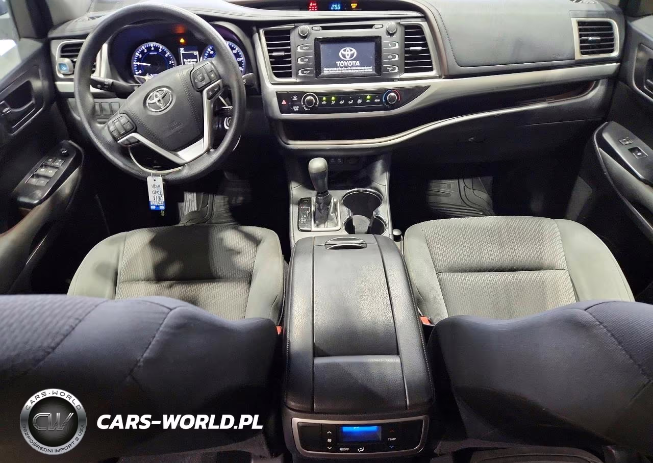 2018 Toyota Highlander Le VIN:5TDZZRFHXJS238743 - 8