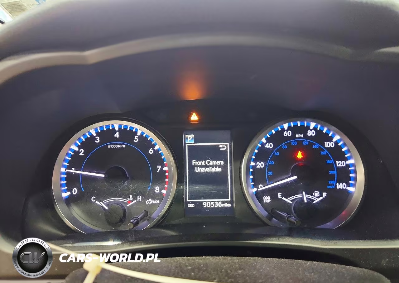 2018 Toyota Highlander Le VIN:5TDZZRFHXJS238743 - 9