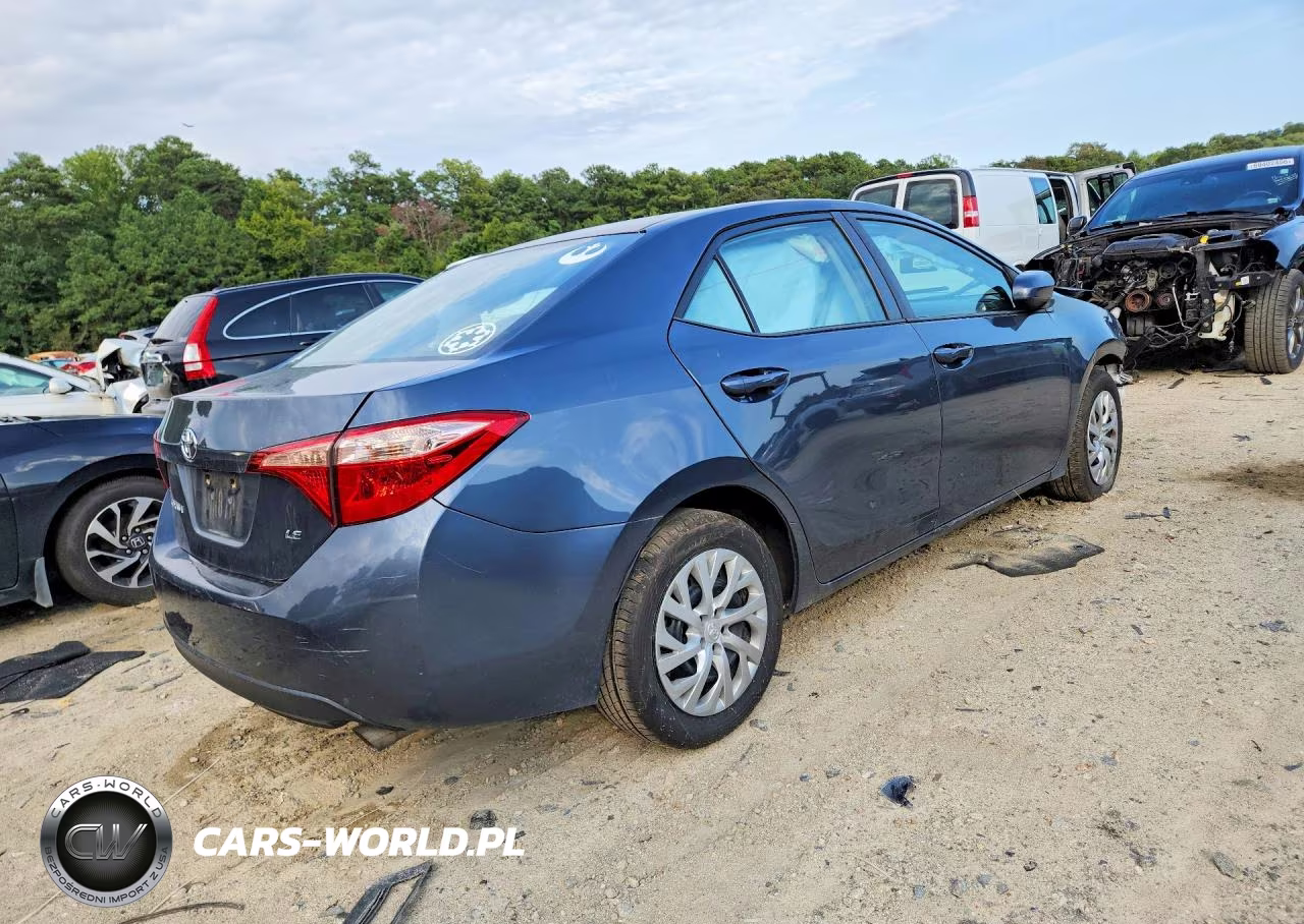 2019 Toyota Corolla Le VIN:2T1BURHE3KC125939 - 3