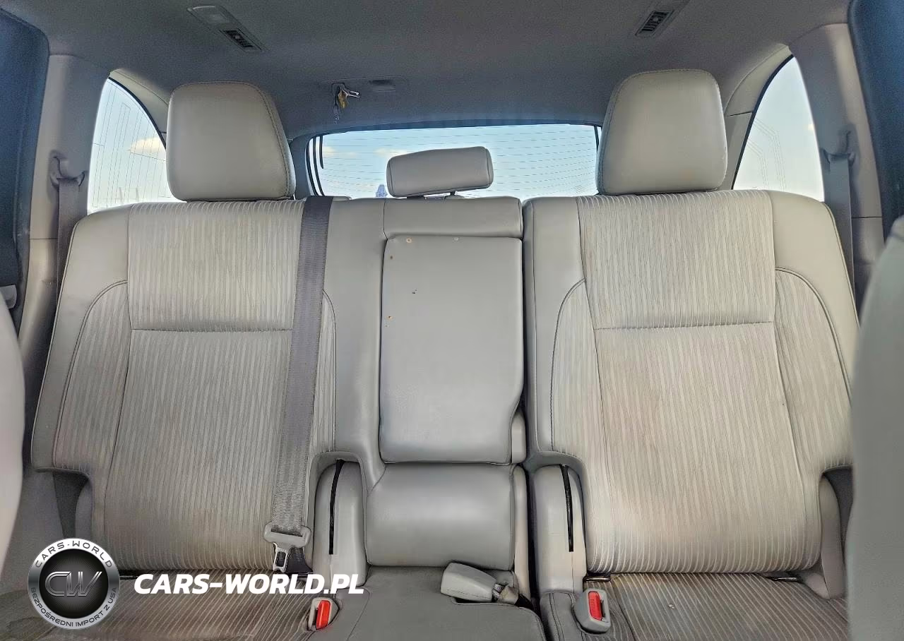 2019 Toyota Highlander Le Plus VIN:5TDZZRFH4KS324258 - 10