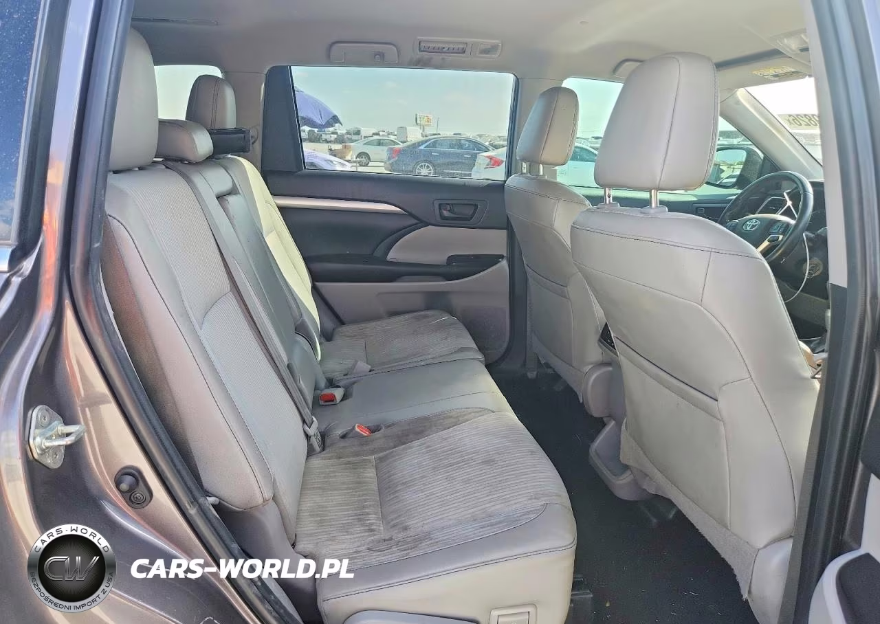 2019 Toyota Highlander Le Plus VIN:5TDZZRFH4KS324258 - 11