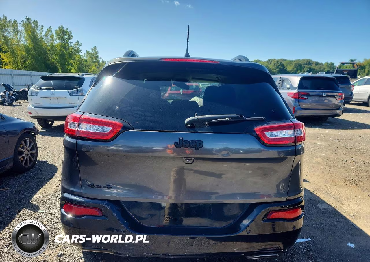 2018 Jeep Cherokee Latitude VIN:1C4PJMCXXJD587054 - 6