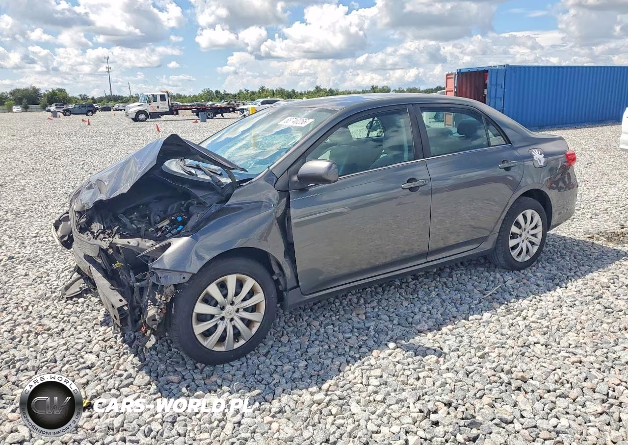 2013 Toyota Corolla Le – zdjęcie 1 z 12