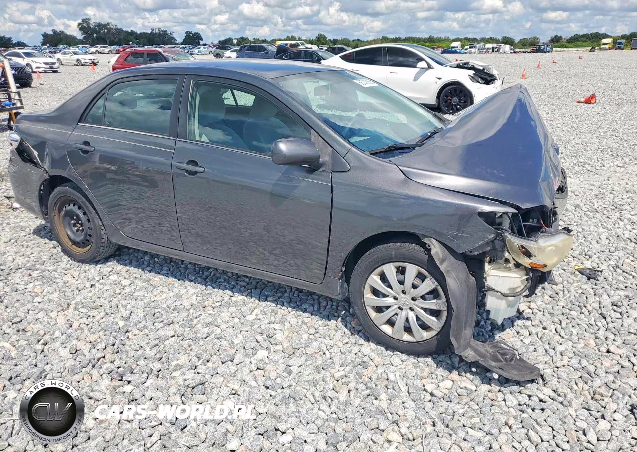 2013 Toyota Corolla Le VIN:2T1BU4EEXDC125494 - 4