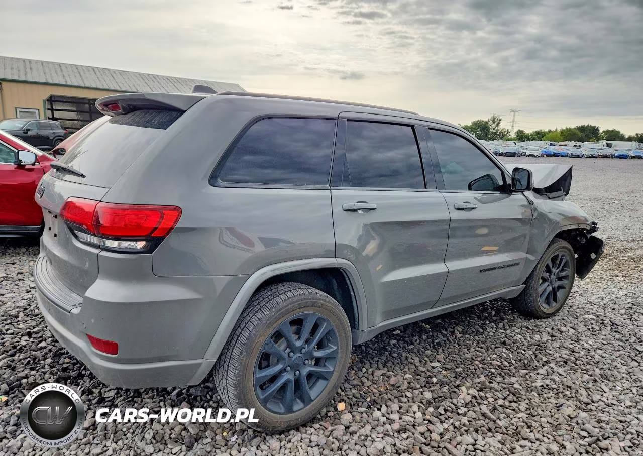 2019 Jeep Grand Cherokee Laredo VIN:1C4RJFAG1KC655000 - 3
