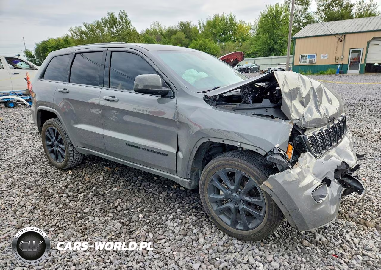 2019 Jeep Grand Cherokee Laredo VIN:1C4RJFAG1KC655000 - 4