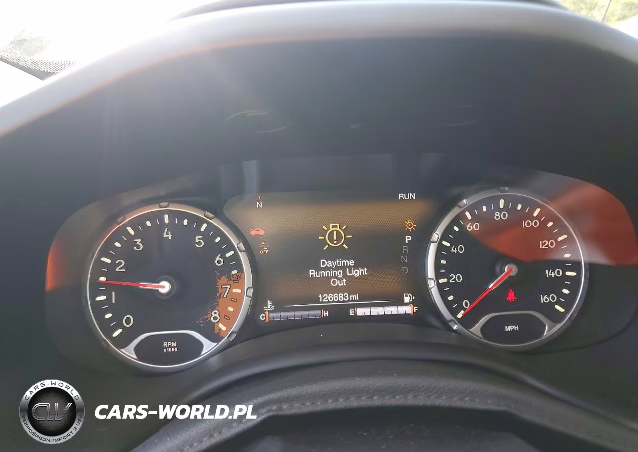 2016 Jeep Renegade Limited VIN:ZACCJADT4GPD74409 - 9