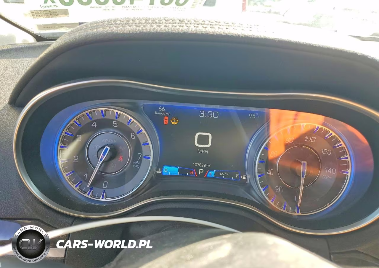 2017 Chrysler 300C VIN:2C3CCAKG6HH565613 - 9