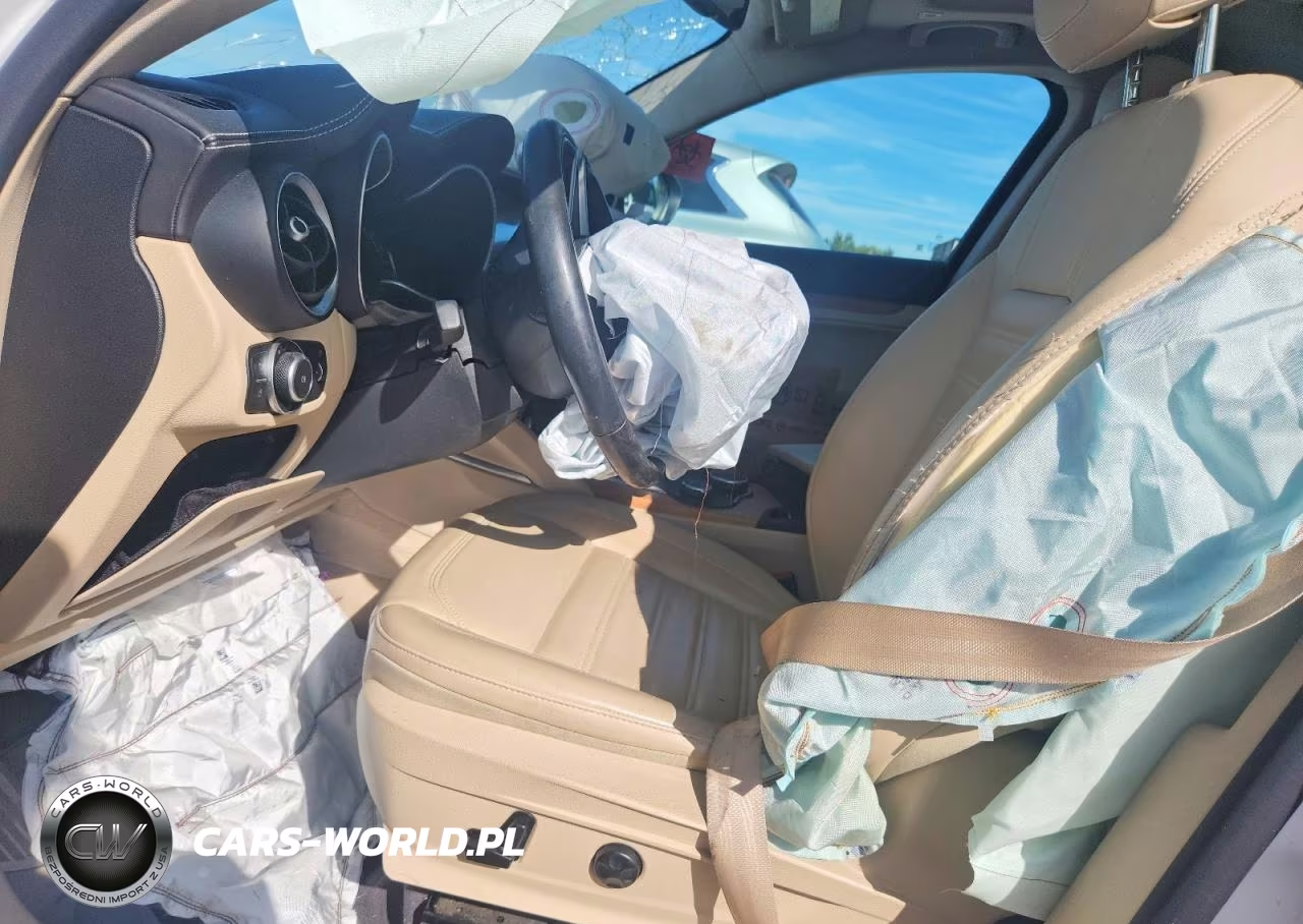 2018 Alfa Romeo Stelvio Ti Luxury VIN:ZASFAKRN1J7C16294 - 7