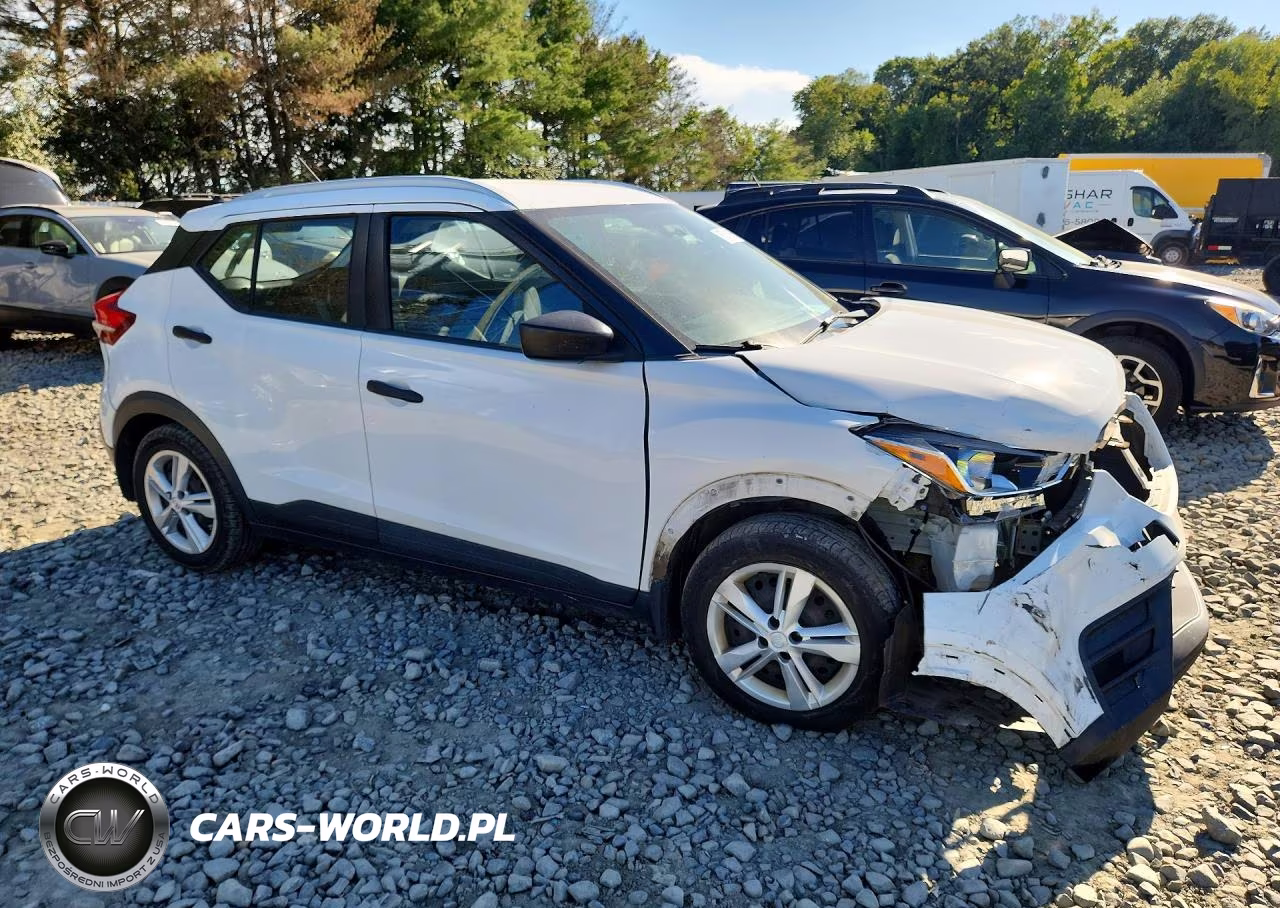 2019 Nissan Kicks S VIN:3N1CP5CU0KL506926 - 4