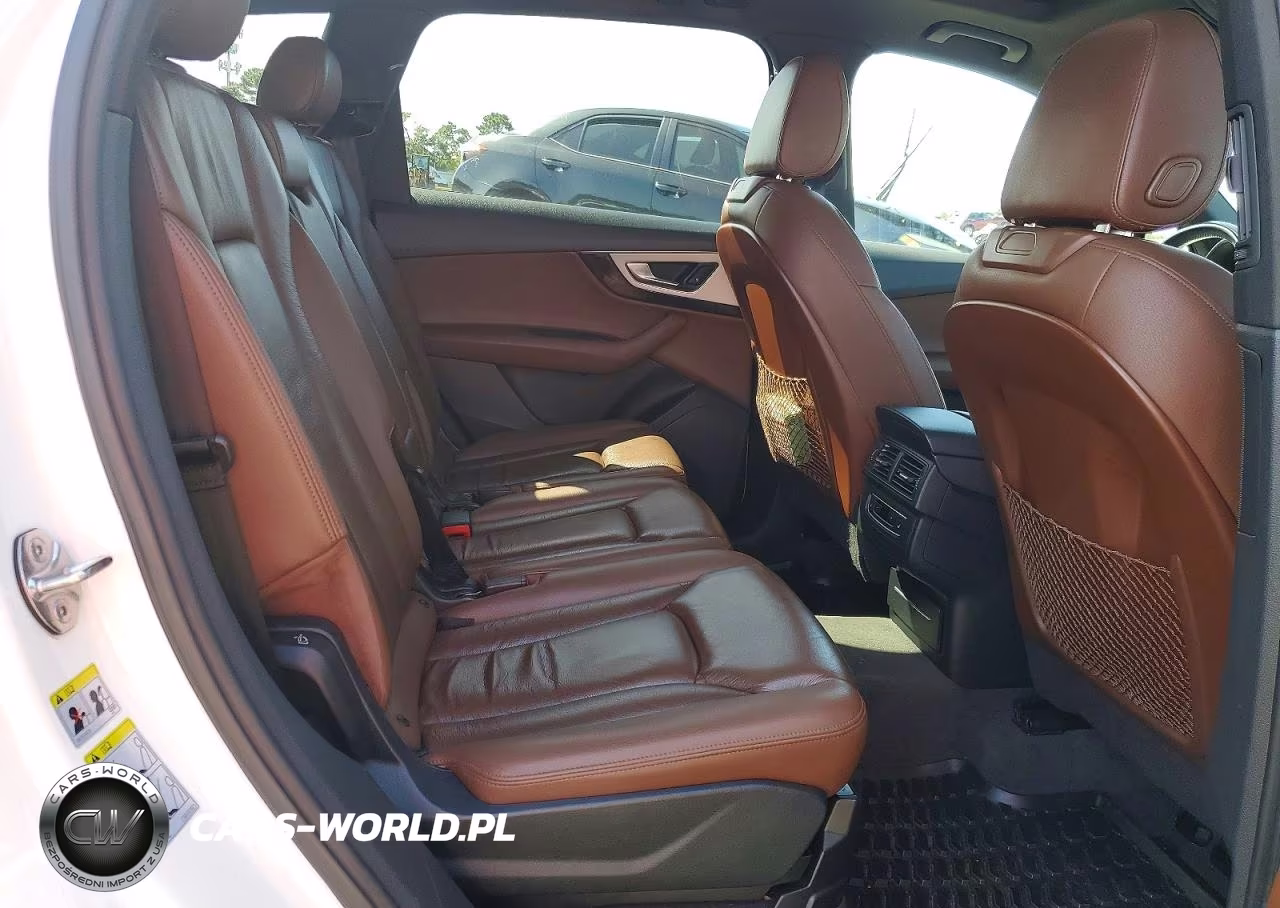 2017 Audi Q7 Premium Plus VIN:WA1LHAF70HD039010 - 11