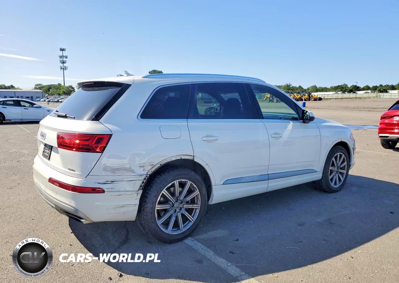 2017 Audi Q7 Premium Plus VIN:WA1LHAF70HD039010 - 3