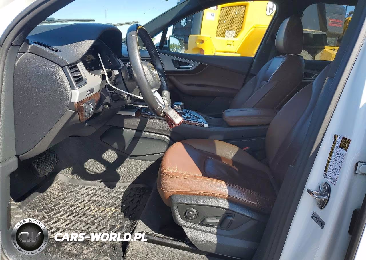 2017 Audi Q7 Premium Plus VIN:WA1LHAF70HD039010 - 7