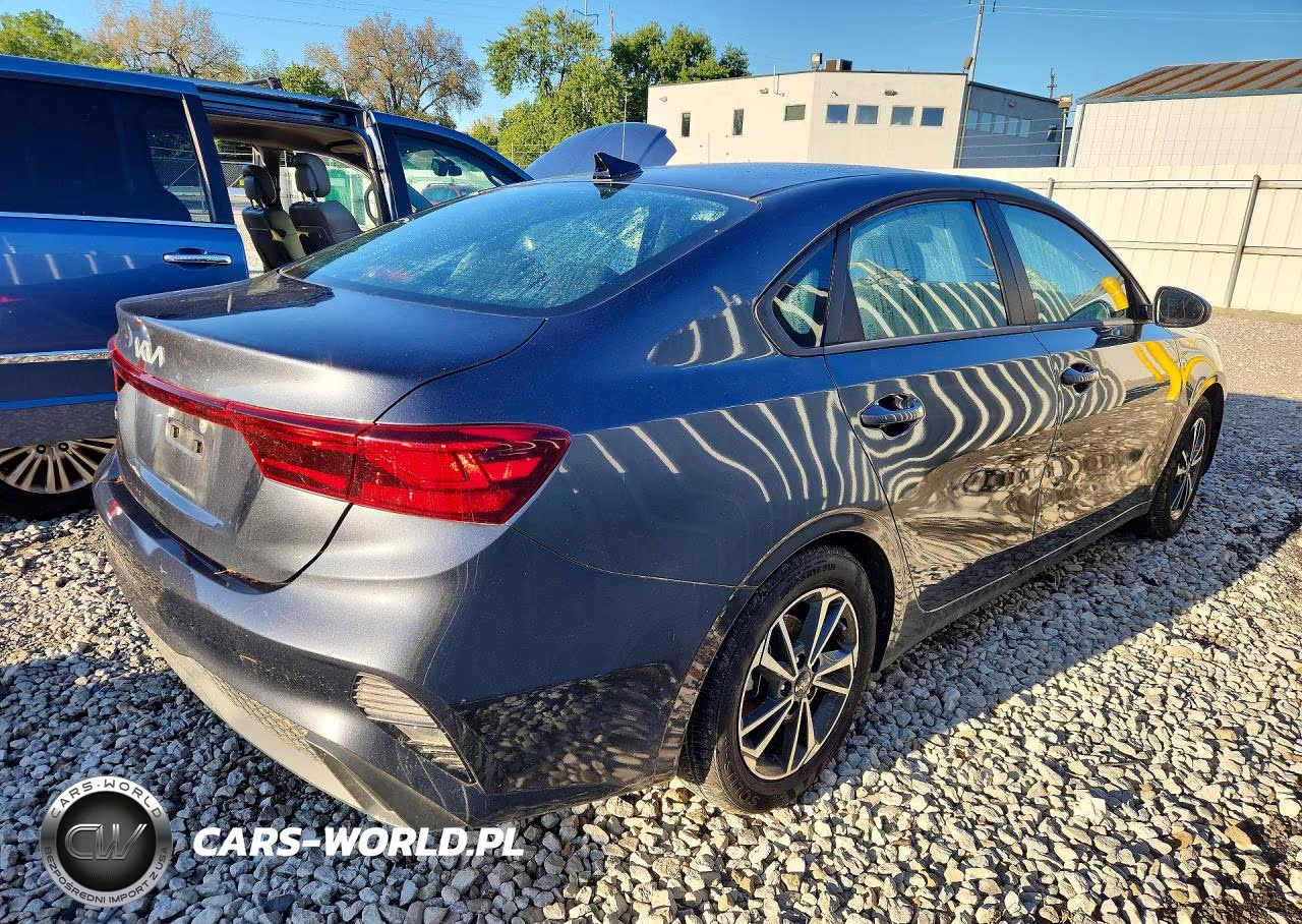 2024 Kia Forte Lxs VIN:3KPF24AD9RE795454 - 3