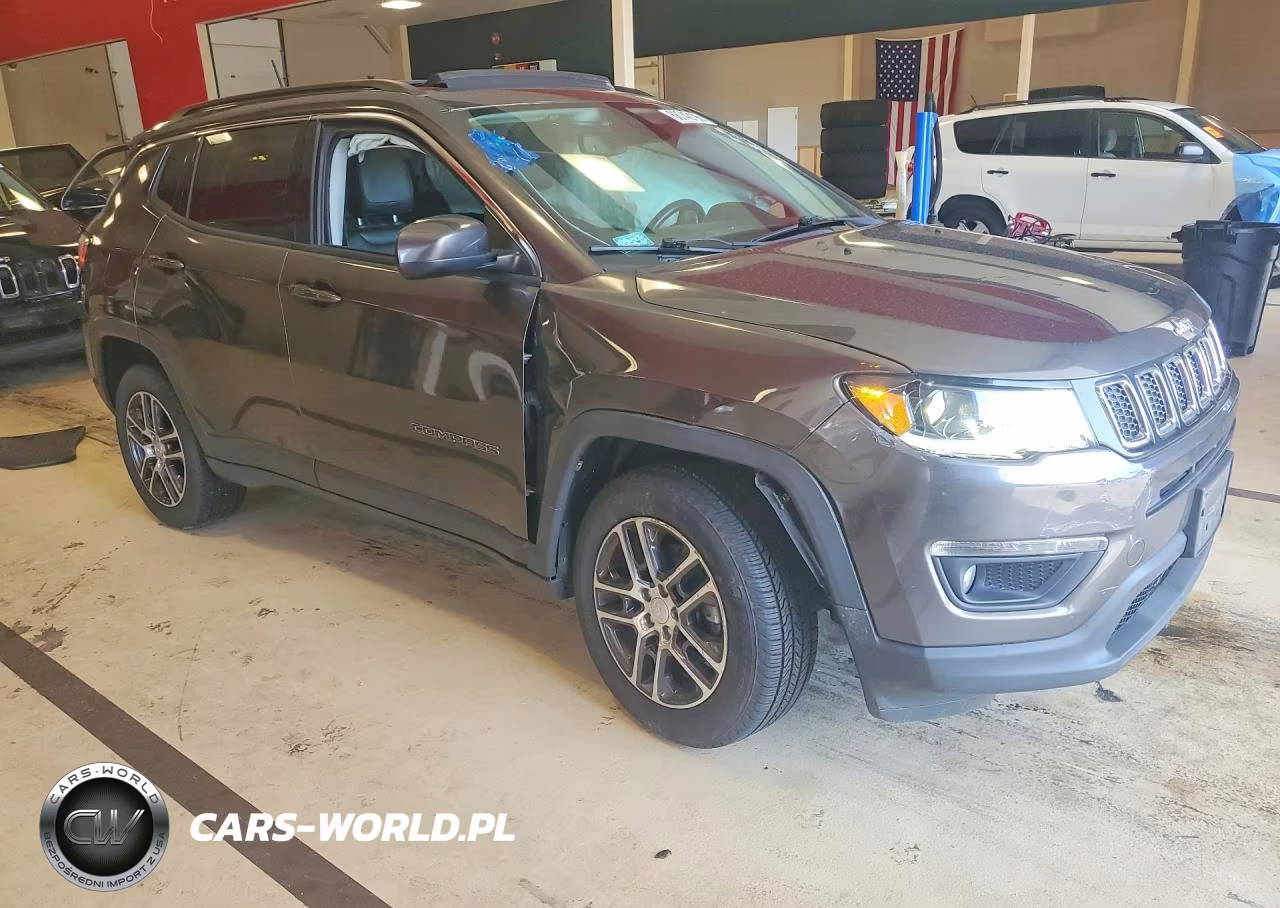2019 Jeep Compass Latitude VIN:3C4NJDBB4KT601149 - 4