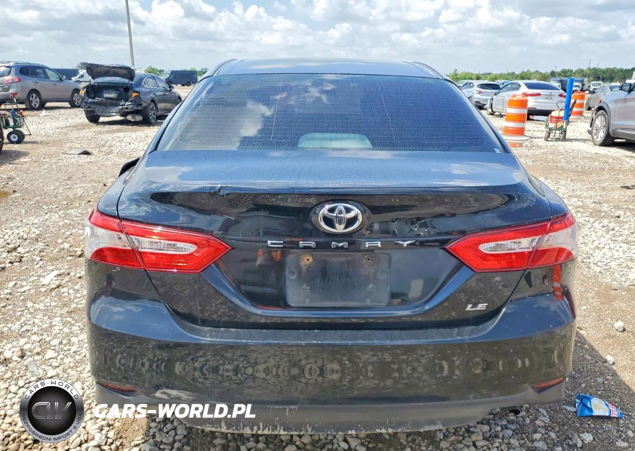 2018 Toyota Camry Le VIN:4T1B11HK0JU055006 - 6