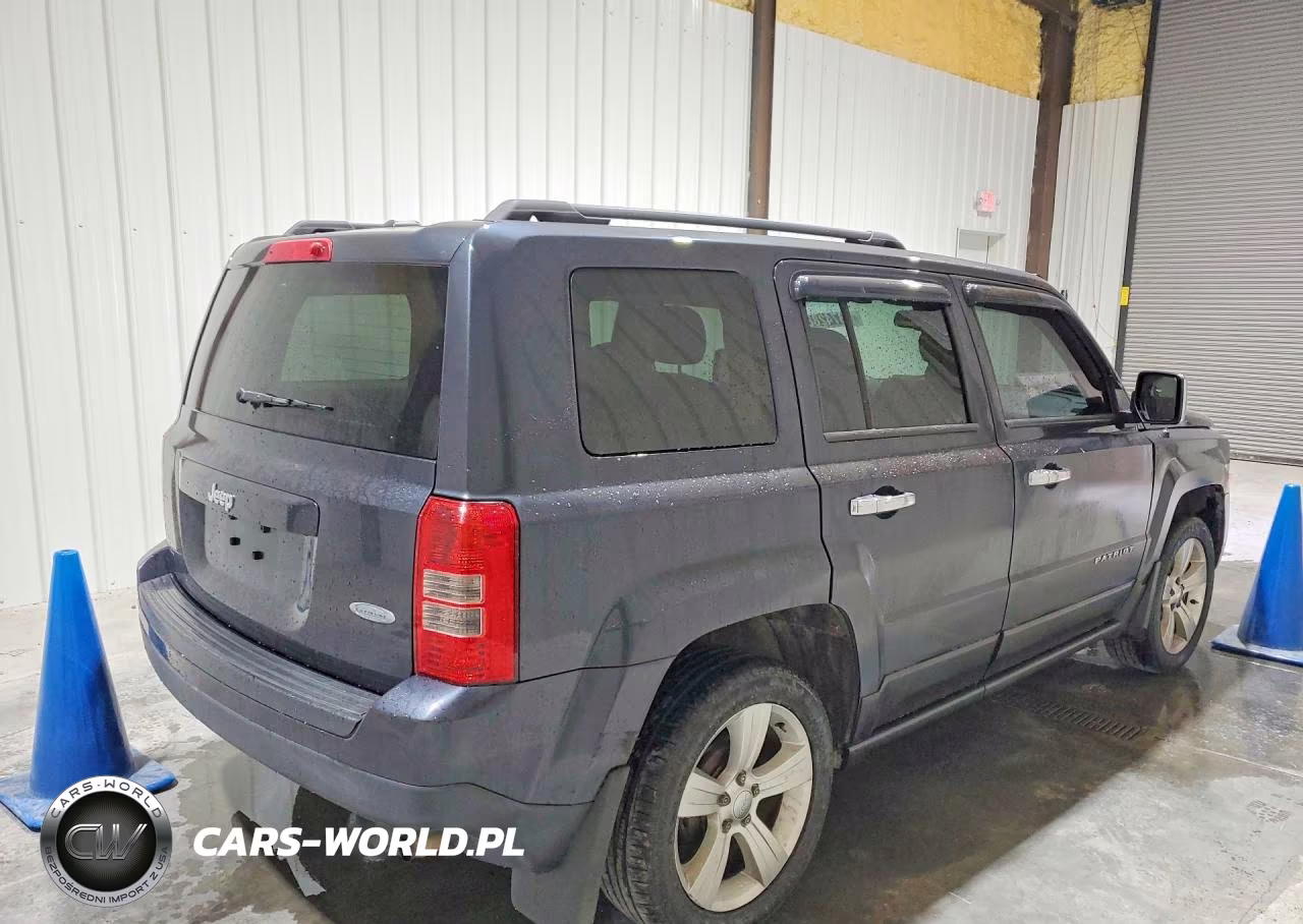 2016 Jeep Patriot Latitude VIN:1C4NJPFB4GD519236 - 3