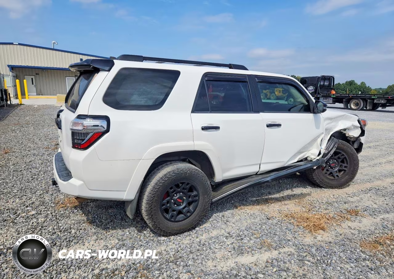 2021 Toyota 4Runner Venture Edition VIN:JTEHU5JR4M5907551 - 3