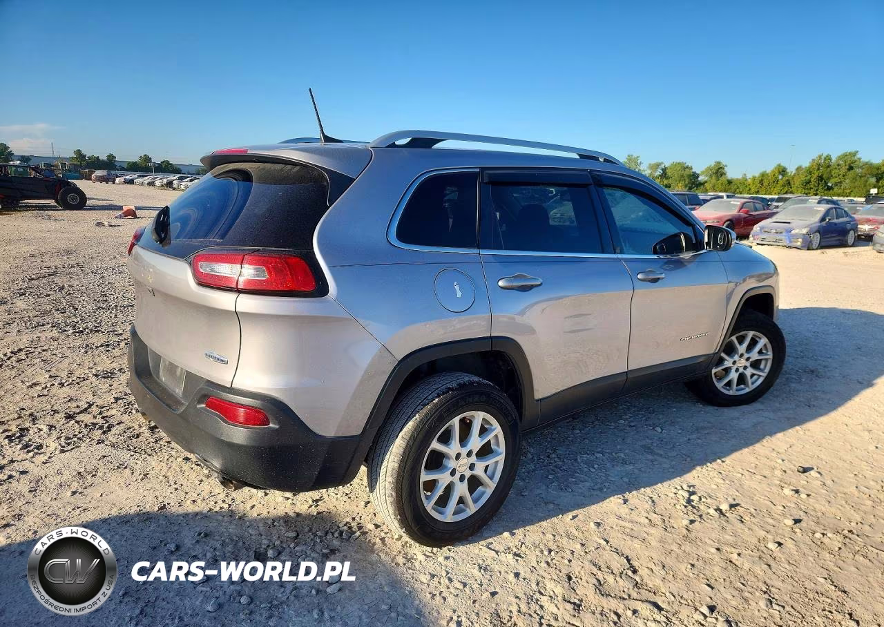 2018 Jeep Cherokee Latitude VIN:1C4PJLCX9JD518074 - 3