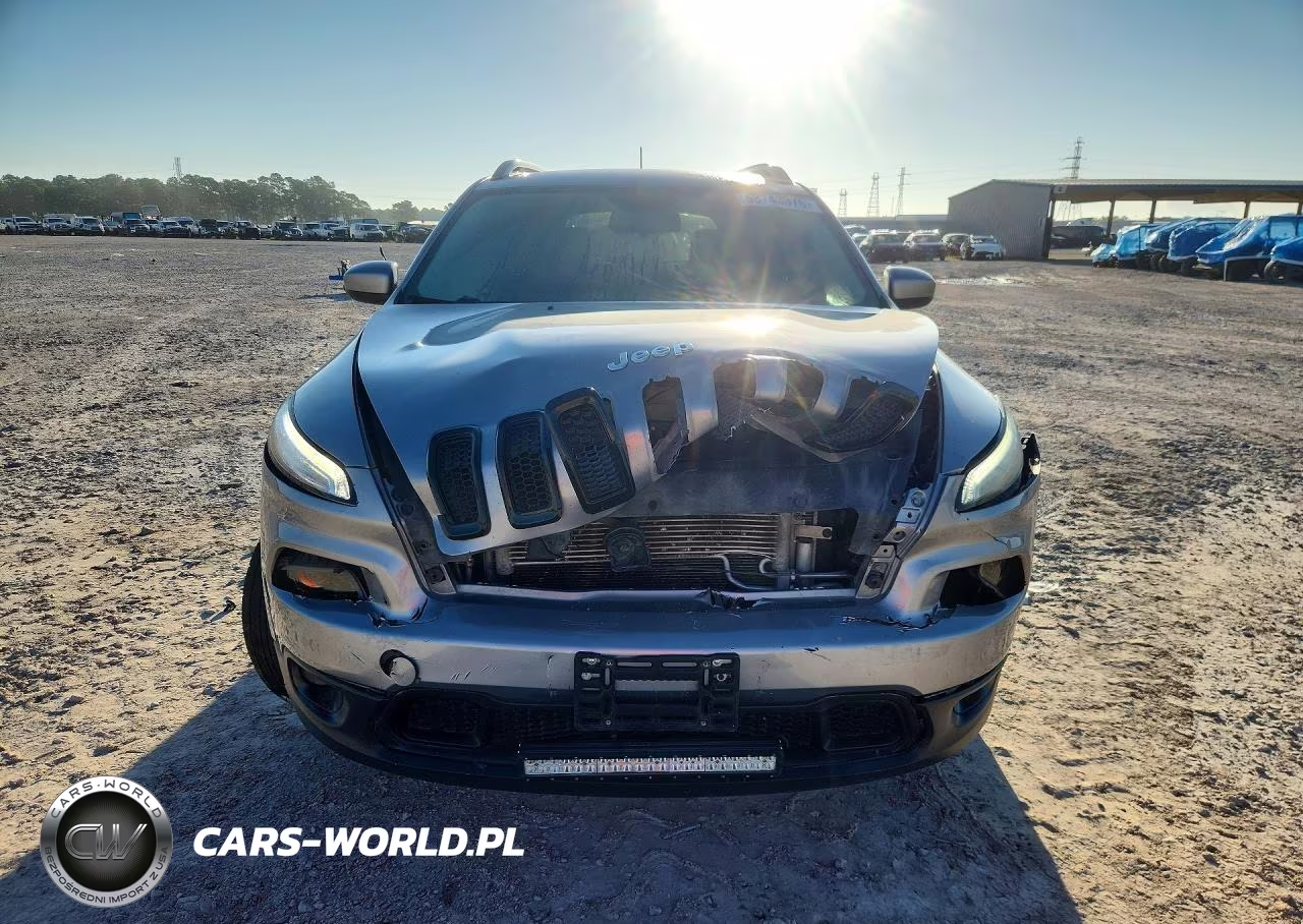 2018 Jeep Cherokee Latitude VIN:1C4PJLCX9JD518074 - 5