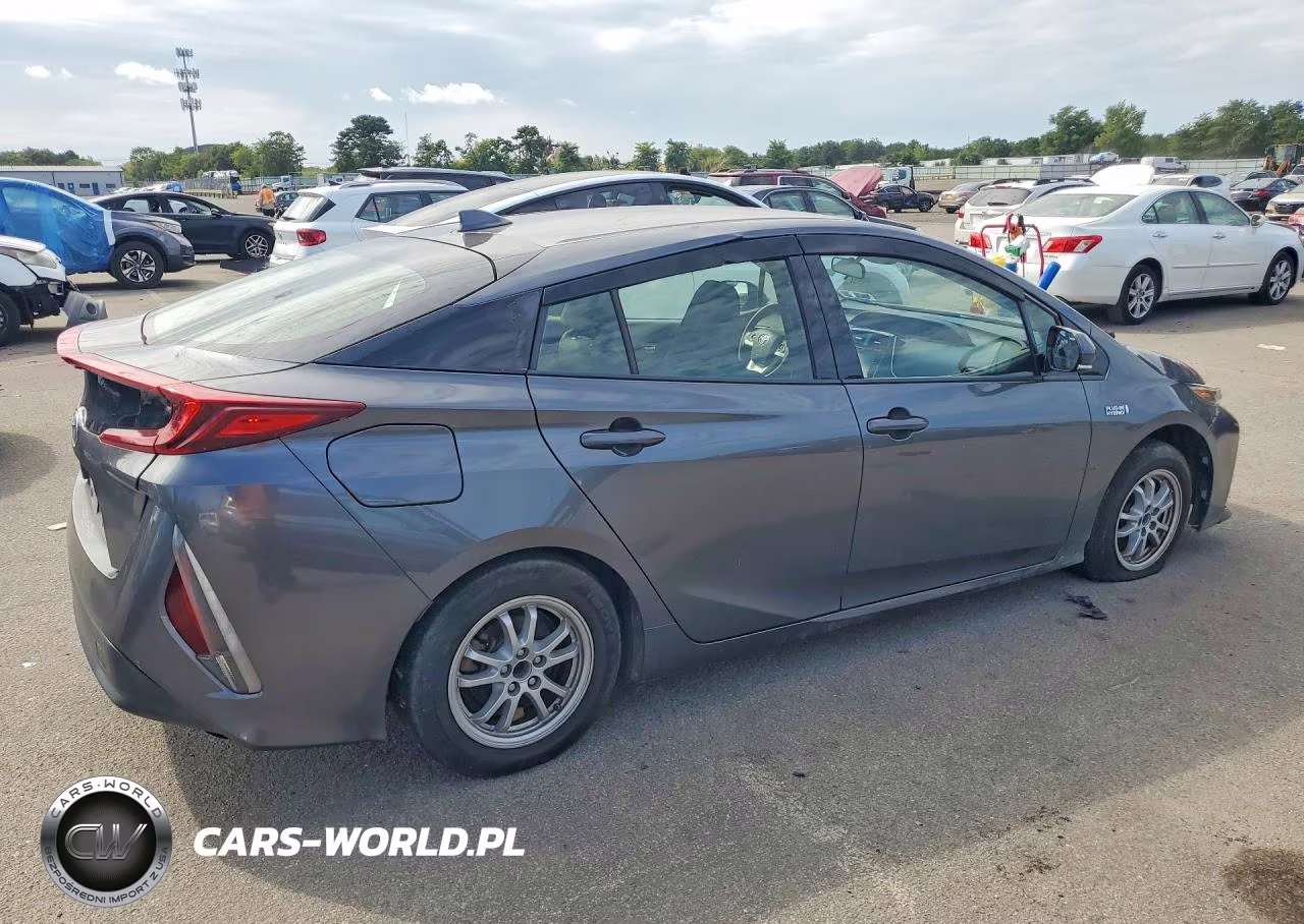 2017 Toyota Prius Prime Plus VIN:JTDKARFP4H3064504 - 3