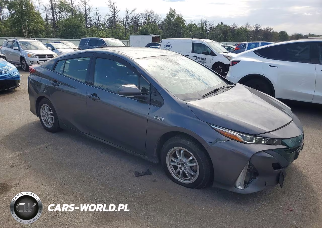 2017 Toyota Prius Prime Plus VIN:JTDKARFP4H3064504 - 4