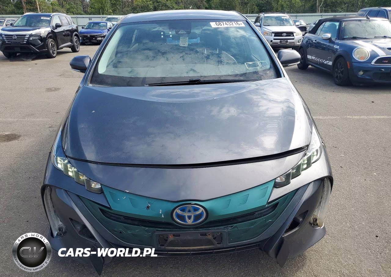 2017 Toyota Prius Prime Plus VIN:JTDKARFP4H3064504 - 5
