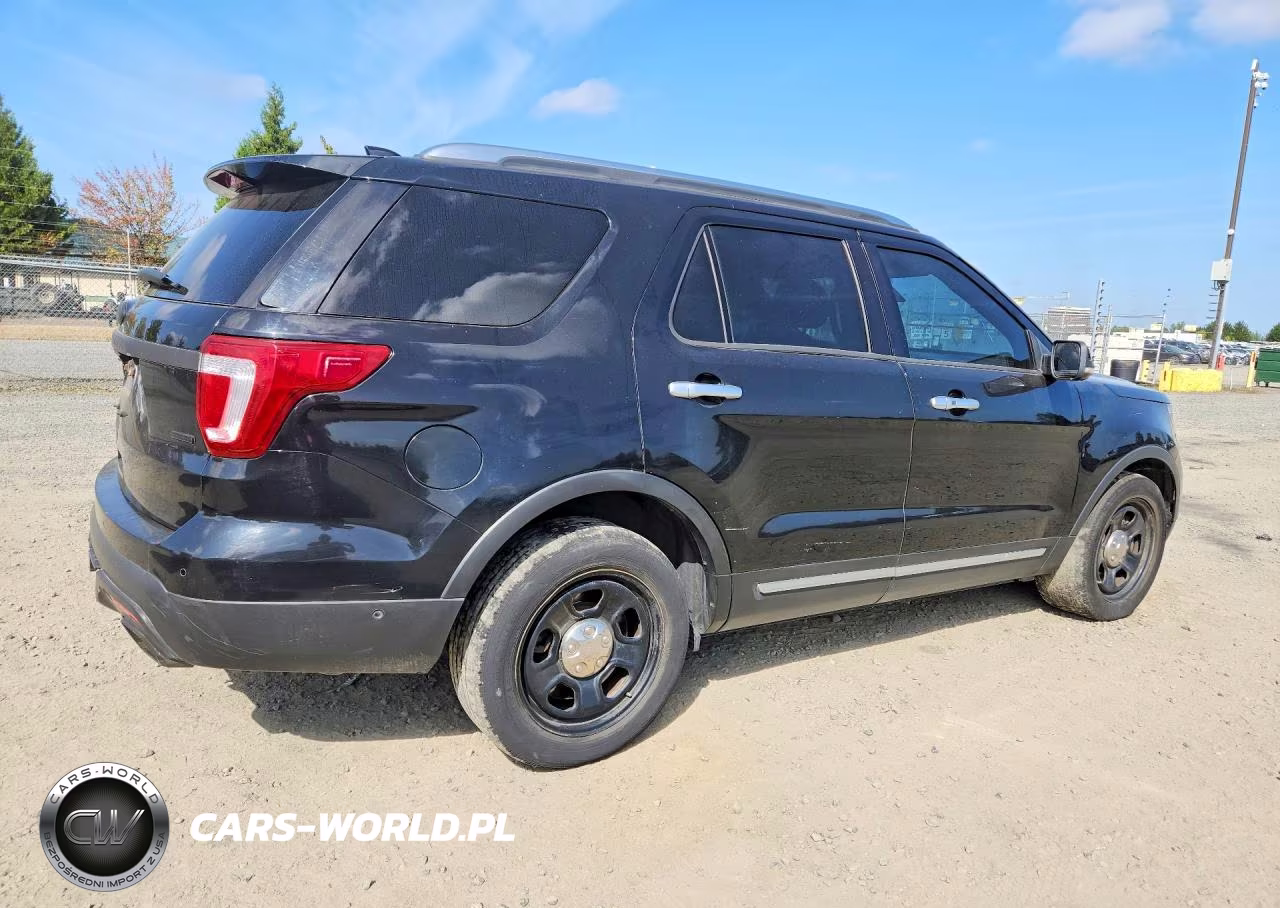 2017 Ford Explorer Platinum VIN:1FM5K8HT2HGD04765 - 3