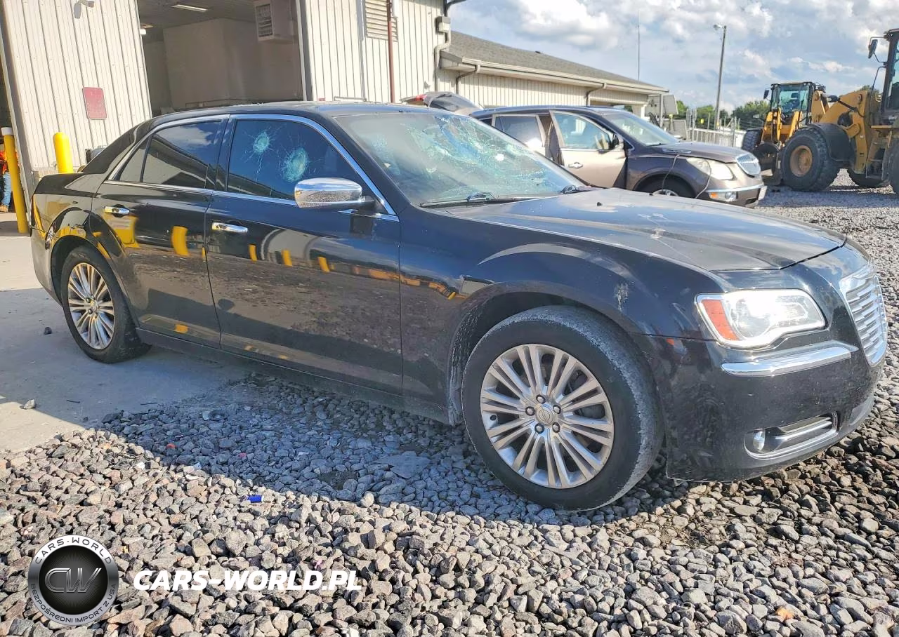 2014 Chrysler 300C VIN:2C3CCAKT6EH128526 - 4